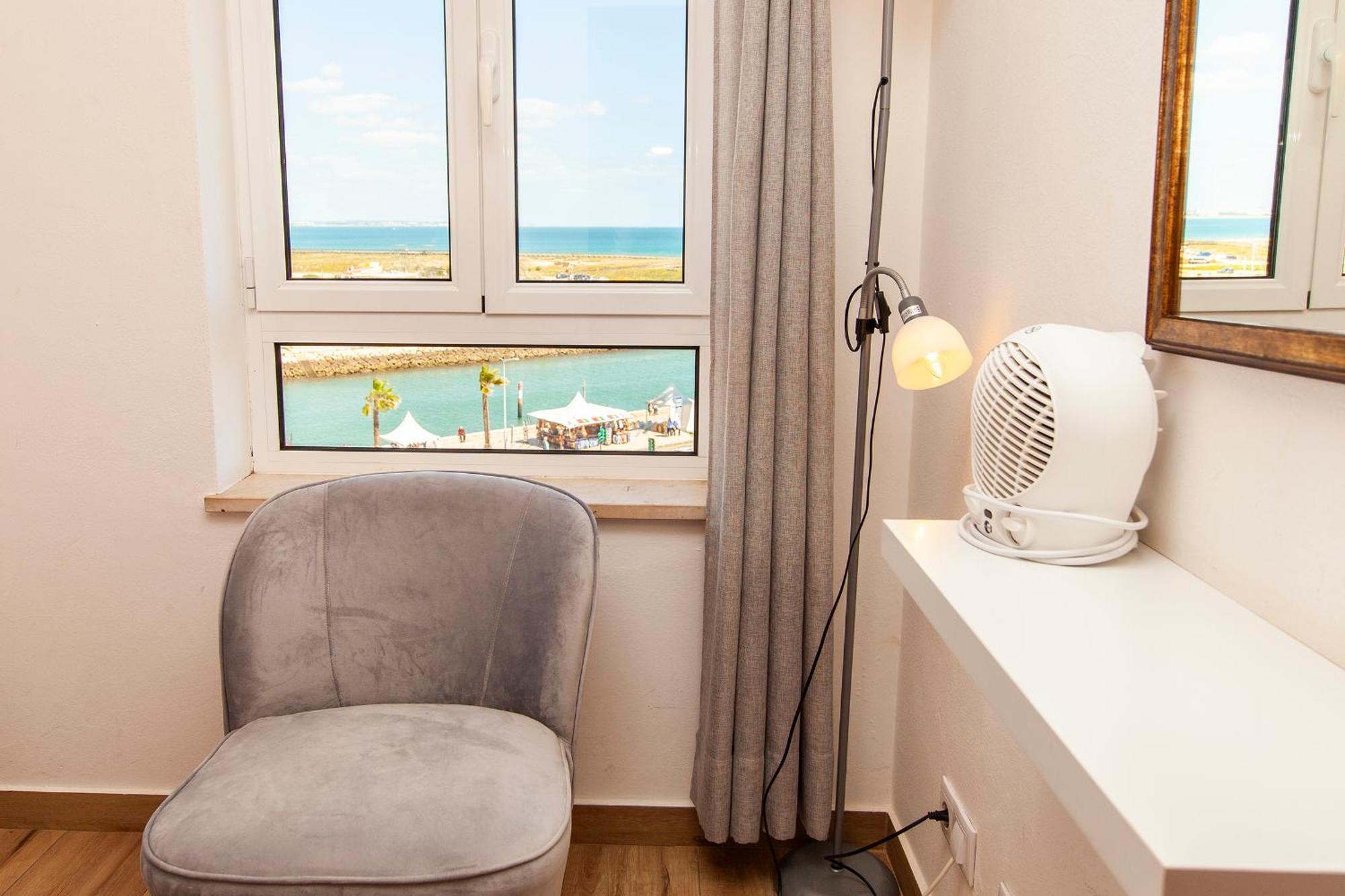 A38 - Rising Sun Top-Floor Flat Lagos Ngoại thất bức ảnh