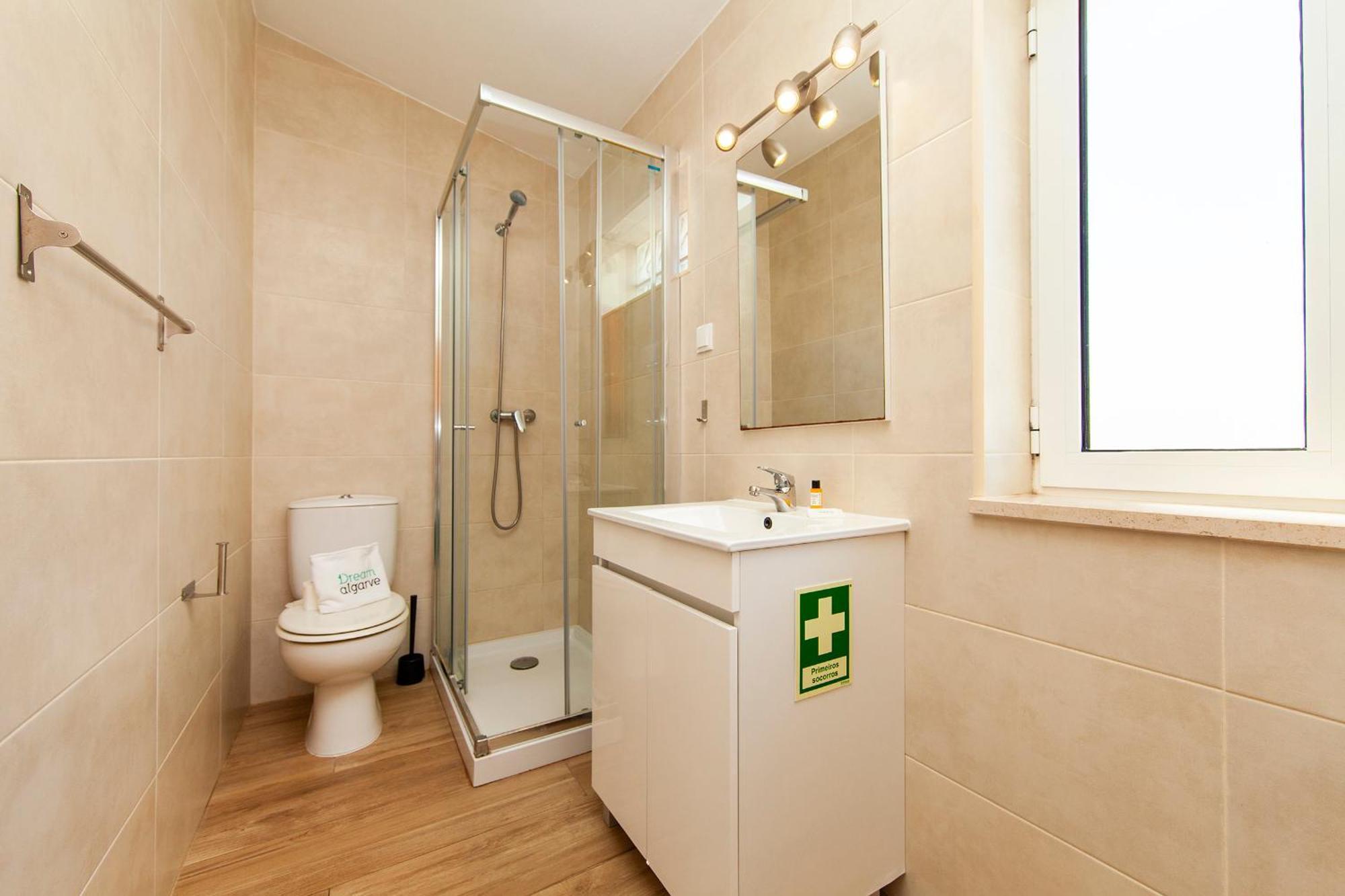 A38 - Rising Sun Top-Floor Flat Lagos Ngoại thất bức ảnh
